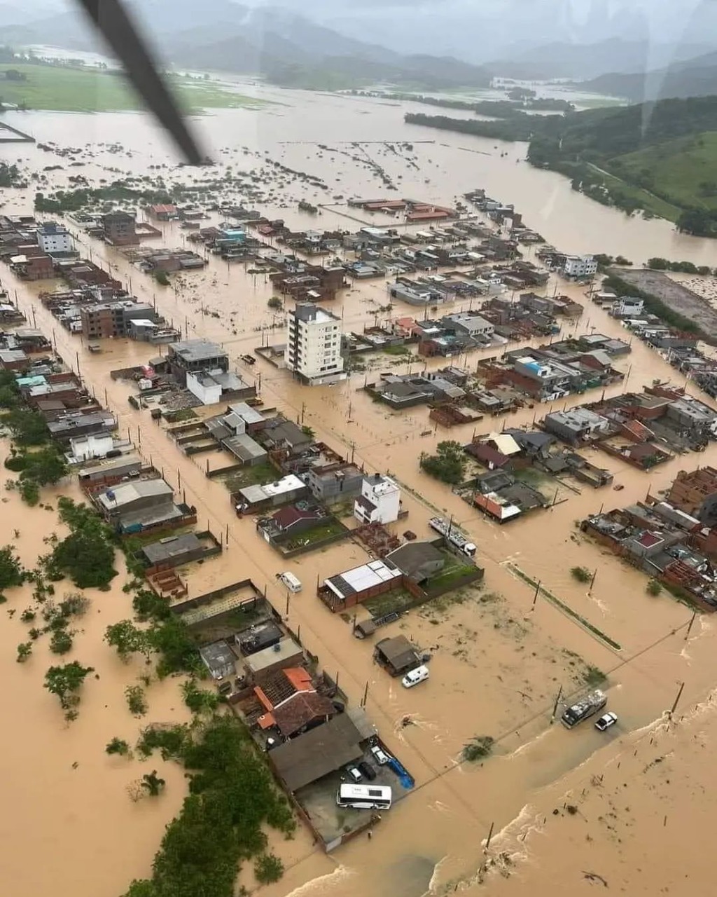 Las inundaciones en el sur de Brasil dejaron al menos…